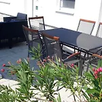 Hunor House Semesterbostad