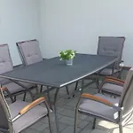 Hunor House Semesterbostad *