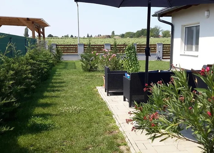 Hunor House שיופוק